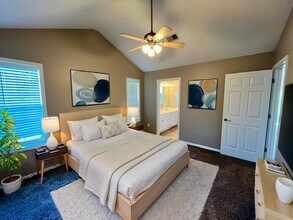 474-476 Kreisel Dr in Raymore, MO - Building Photo - Building Photo