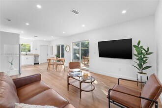 921 NE 16th Terrace in Fort Lauderdale, FL - Building Photo - Building Photo