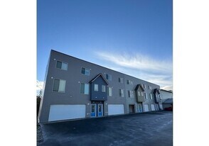 3386 Sharatin Rd in Kodiak, AK - Building Photo