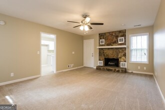 1824 Merry Oak Rd SW in Marietta, GA - Building Photo - Building Photo