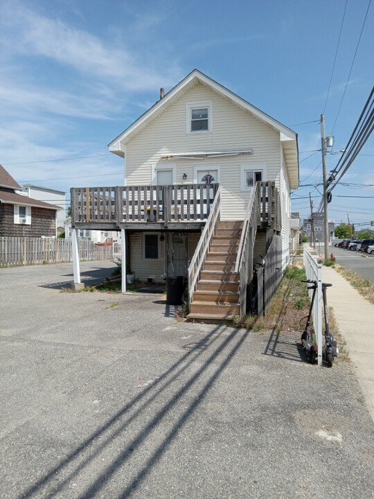 201 Blaine Ave in Seaside Heights, NJ - Building Photo