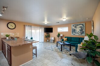 514 E Hermosa Dr in Tempe, AZ - Building Photo - Building Photo