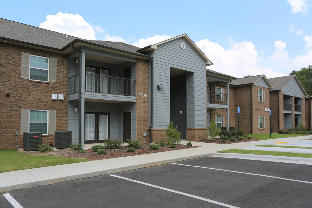 Mckay's Senior Gardens in Oneonta, AL - Foto de edificio