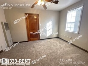 1125 S Hocker Ave in Independence, MO - Building Photo - Building Photo