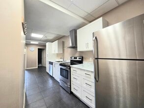 7542-7580 80 Ave NW in Edmonton, AB - Building Photo - Building Photo