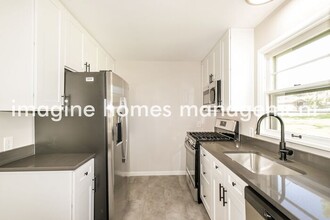 307 Essen Ln in Ballwin, MO - Foto de edificio - Building Photo