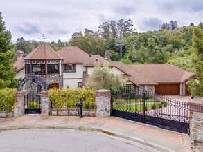 40 Cinnamon Ct in Hillsborough, CA - Building Photo - Building Photo