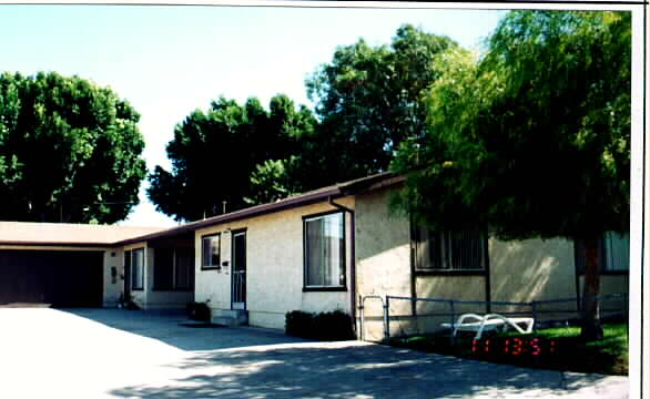 60-64 Fir St in Camarillo, CA - Building Photo - Building Photo