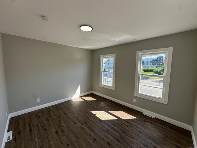 197 Shaw St in New London, CT - Building Photo - Building Photo