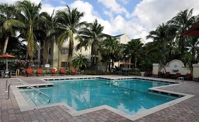 5720 Rock Island Rd in Tamarac, FL - Building Photo - Building Photo