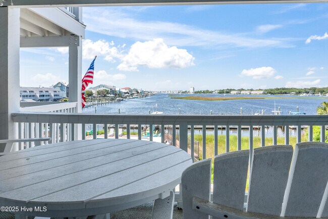 111 Florida Ave in Carolina Beach, NC - Building Photo - Building Photo