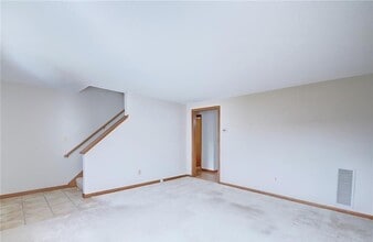 13 Allspice Ln, Unit 13 in Glastonbury, CT - Foto de edificio - Building Photo