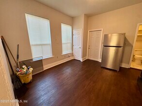 2037 Myra St in Jacksonville, FL - Building Photo - Building Photo