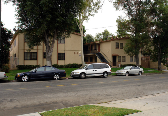 608 W Hyde Park Blvd in Inglewood, CA - Building Photo - Building Photo