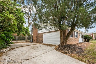8458 Grampell Dr in Jacksonville, FL - Building Photo - Building Photo