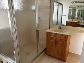 4943 SW 163rd Ave in Miramar, FL - Building Photo - Building Photo
