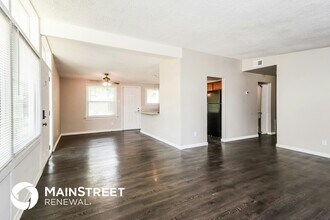 100 Taney Dr in Florissant, MO - Foto de edificio - Building Photo