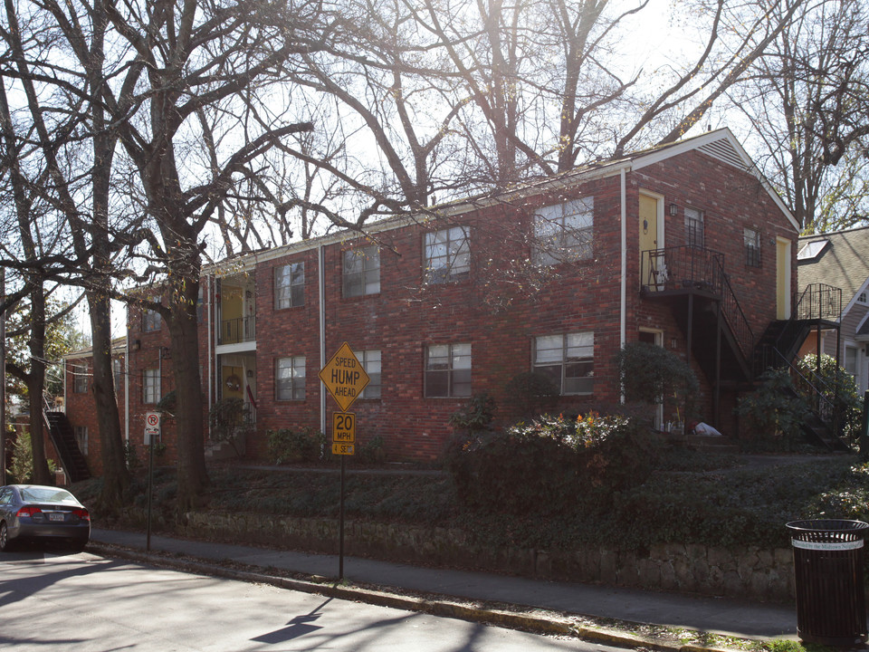 Argonne Ave Apartments in Atlanta, GA - Building Photo