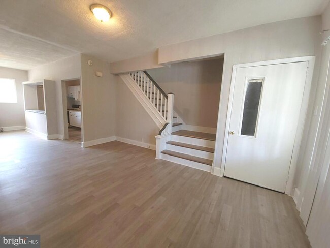 5438 Addison St in Philadelphia, PA - Building Photo - Building Photo