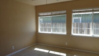 335 Nevada St in Gridley, CA - Building Photo - Building Photo