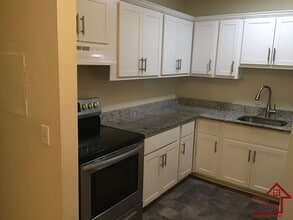 441 Harding Pl in Nashville, TN - Building Photo - Building Photo