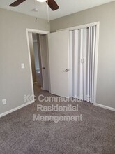 5042 N Topping Ave in Kansas City, MO - Building Photo - Building Photo