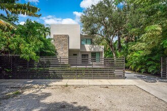 3741 Kumquat Ave in Miami, FL - Building Photo - Building Photo