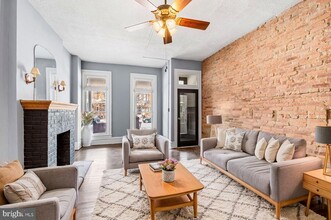 227 E 25th St in Baltimore, MD - Building Photo - Building Photo