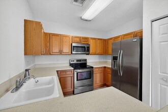 513 Talia Cir in Palm Springs, FL - Building Photo - Building Photo