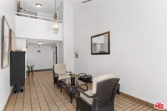 4275 Vía Arbolada-Unit -211 in Los Angeles, CA - Building Photo - Building Photo