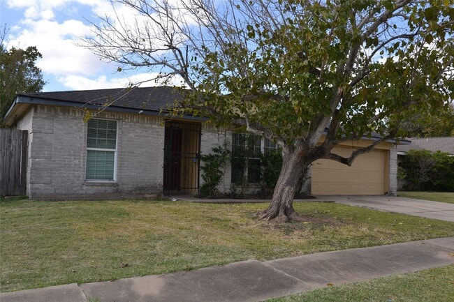 10538 Long River Dr in Sugar Land, TX - Building Photo - Building Photo