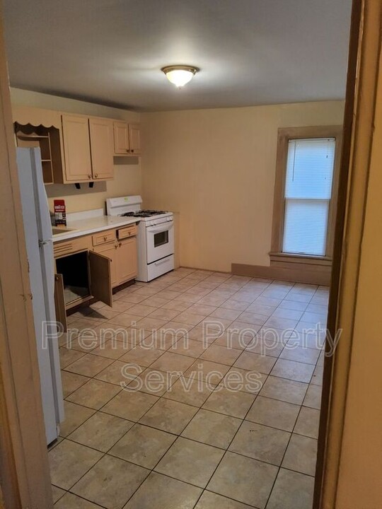 225 Summit in Rockford, IL - Building Photo
