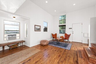 543 Fernwood Pacific Dr in Topanga, CA - Building Photo - Building Photo