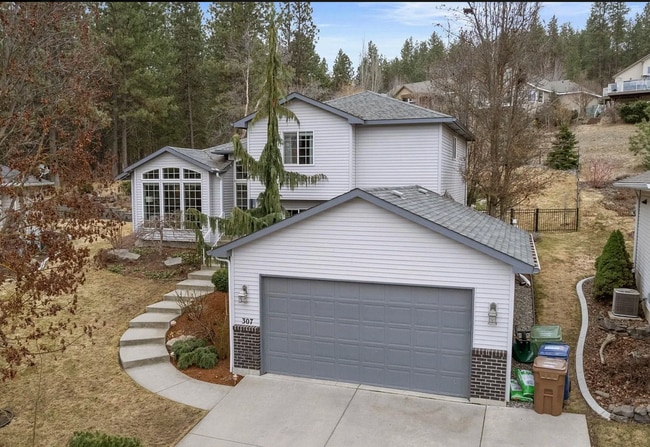 property at 307 W Auburn Crest Ct