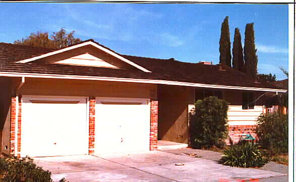 1183 Sanchez Way in Redwood City, CA - Building Photo - Building Photo