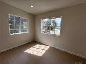 1467 Orange Ave in Long Beach, CA - Building Photo - Building Photo