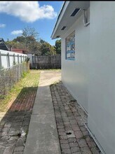 1637 NW 31st Ave in Miami, FL - Building Photo - Building Photo