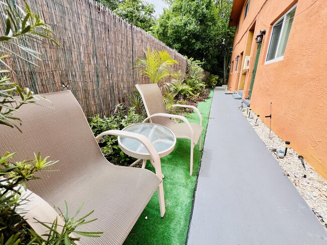 441 NW 7th Terrace in Fort Lauderdale, FL - Building Photo - Building Photo