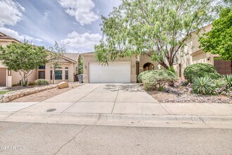 12217 Sitting Bull Dr in El Paso, TX - Building Photo - Building Photo