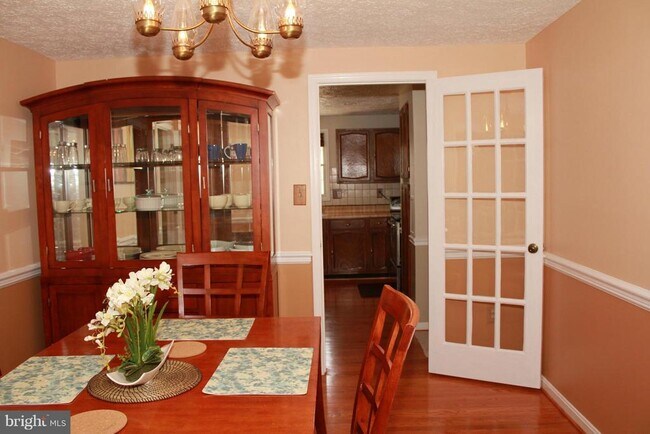 18717 Flower Hill Way in Gaithersburg, MD - Building Photo - Building Photo