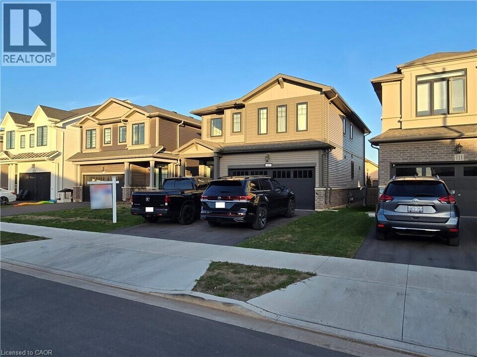 107 Starfire Cres in Hamilton, ON - Building Photo