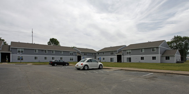 London Oaks in Portsmouth, VA - Foto de edificio - Building Photo