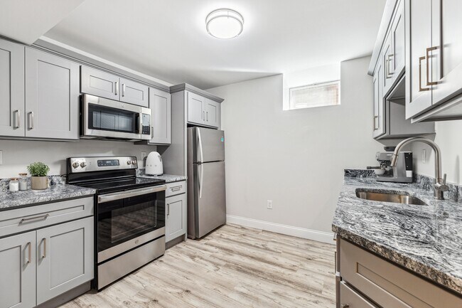 17 Verrill St, Unit B in Boston, MA - Foto de edificio - Building Photo