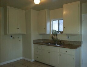 634 W Colden Ave in Los Angeles, CA - Building Photo - Building Photo