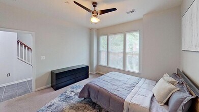 2 Mustang Dr in La Plata, MD - Building Photo - Building Photo