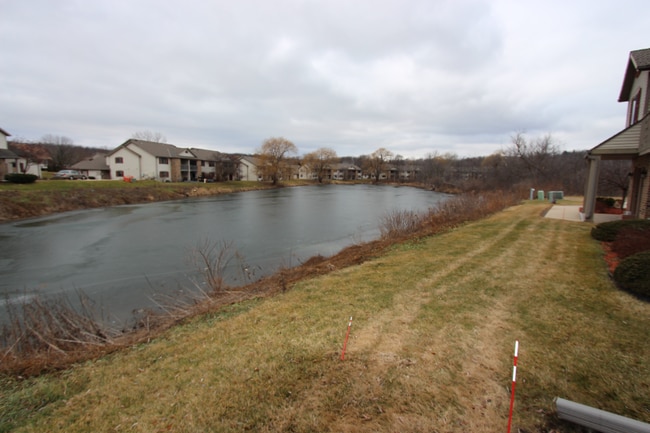 W192S7839 Overlook Bay Rd in Muskego, WI - Foto de edificio - Building Photo