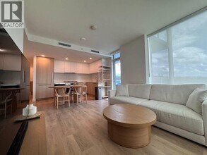318 Alderson Ave in Coquitlam, BC - Building Photo - Building Photo