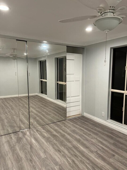 6160 Whitsett Ave, Unit 8 in Los Angeles, CA - Building Photo