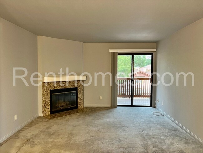12039 Alta Carmel Ct in San Diego, CA - Building Photo - Building Photo