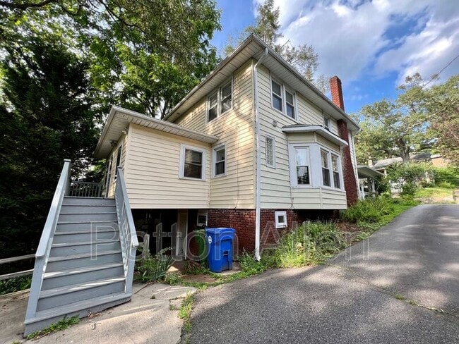 95 Buchanan Ave in Asheville, NC - Building Photo - Building Photo